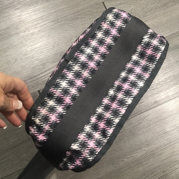 LeSportSac 2 Piece Set Houndstooth Pink, Gray, White Crossbody & matching Clutch - Picture 7 of 9